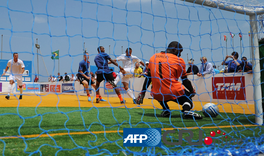 辽宁男篮在CBA杯赛中遭江苏逆转，杨鸣指出防守和心态问题，赛后将迎战NBL合肥狂风。