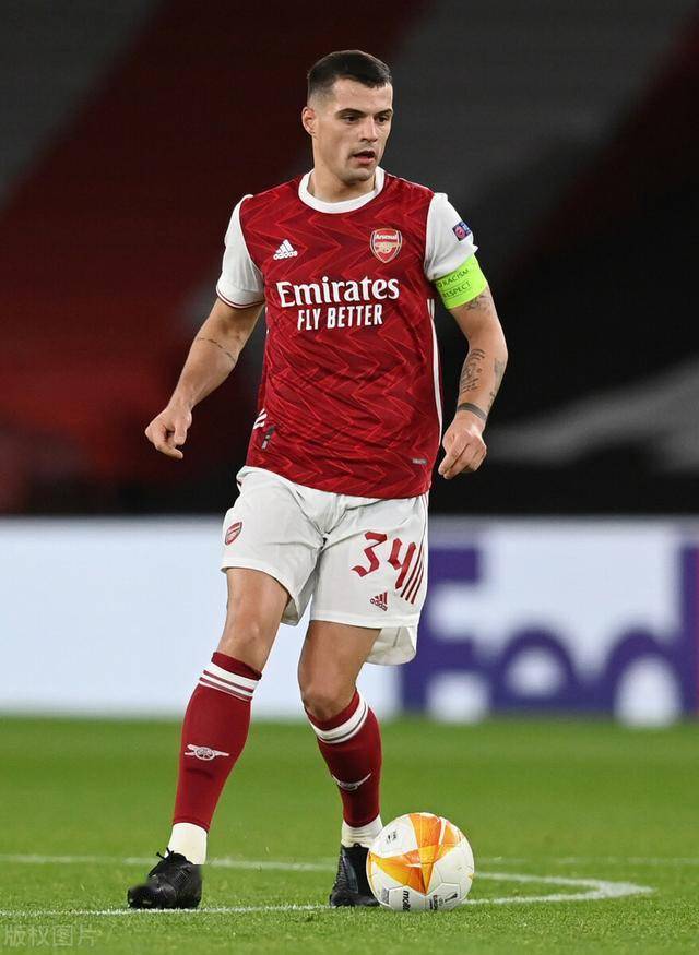 记者：吉乌今天飞往桑德兰，未来24小时内接受体检