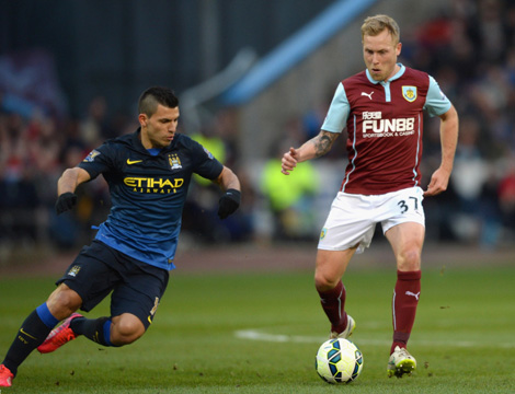 足球国足球迷自发组织万人方阵助威